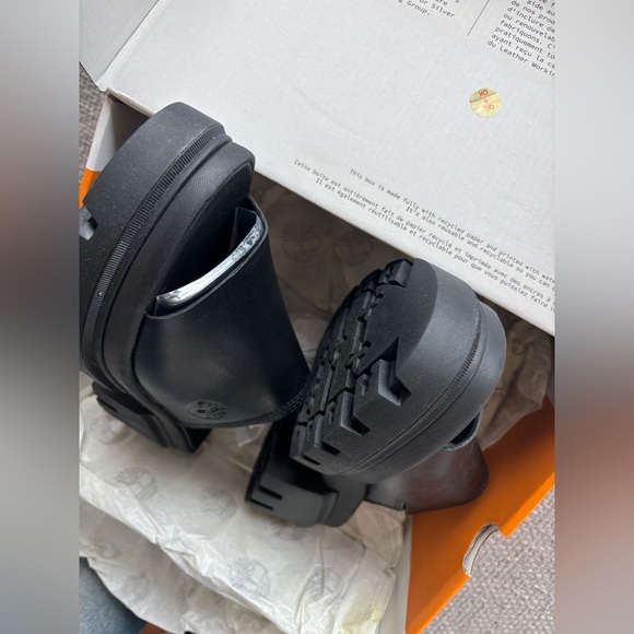 Timberland leather Slide Sandals – Size 8.5 – Brand New in Box - Picture 11 of 16